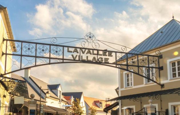 Magic Studio - Disneyland Paris Shopping Village 9 Minutes Chessy Kültér fotó